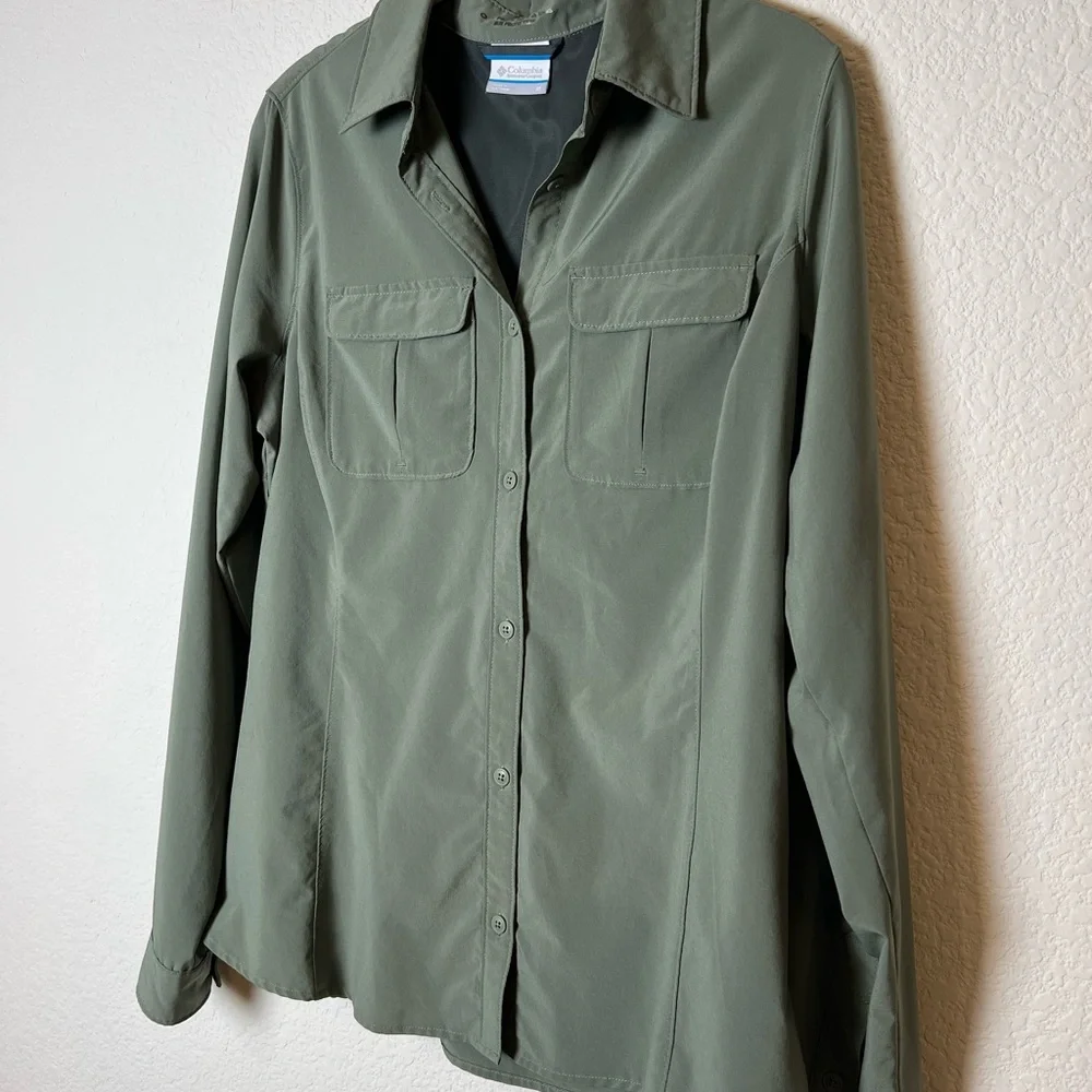 Columbia women’s Omni-shade green button down long sleeved shirt size medium - Picture 2 of 7